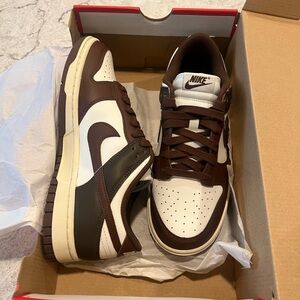 Chocolate brown Nike dunks